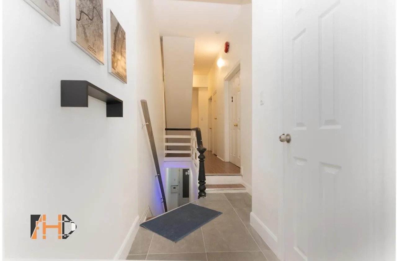 Downtown Retreat-Spacious Rooms With Shared Kitchen & Bath Toronto Apartment