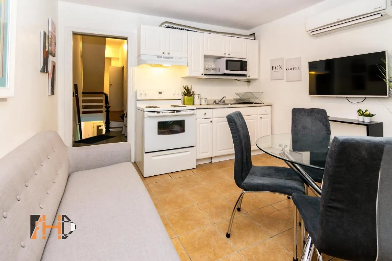 Downtown Retreat-Spacious Rooms With Shared Kitchen & Bath location